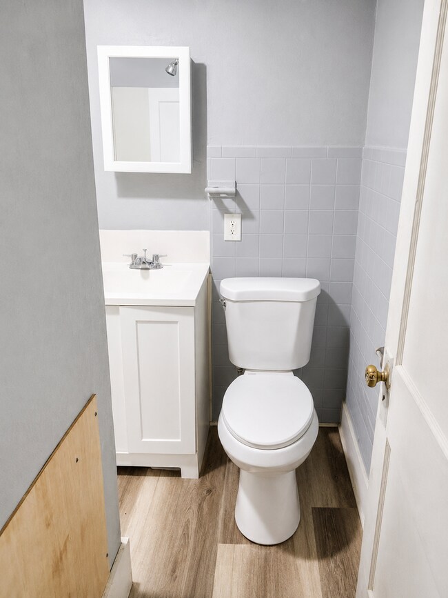 Building Photo - Three-bedroom one bathroom home for rent