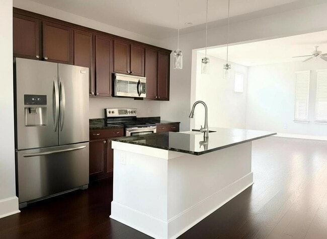 Building Photo - 313 Oak Bend St