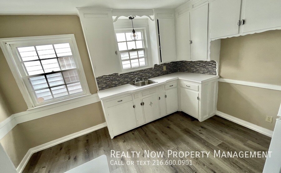 Building Photo - 3638 Lindholm Rd