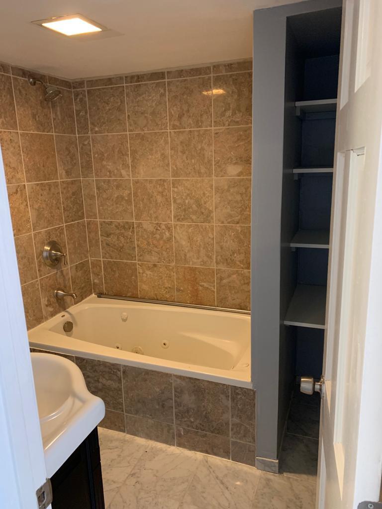 bathroom - 100 Lanark Rd