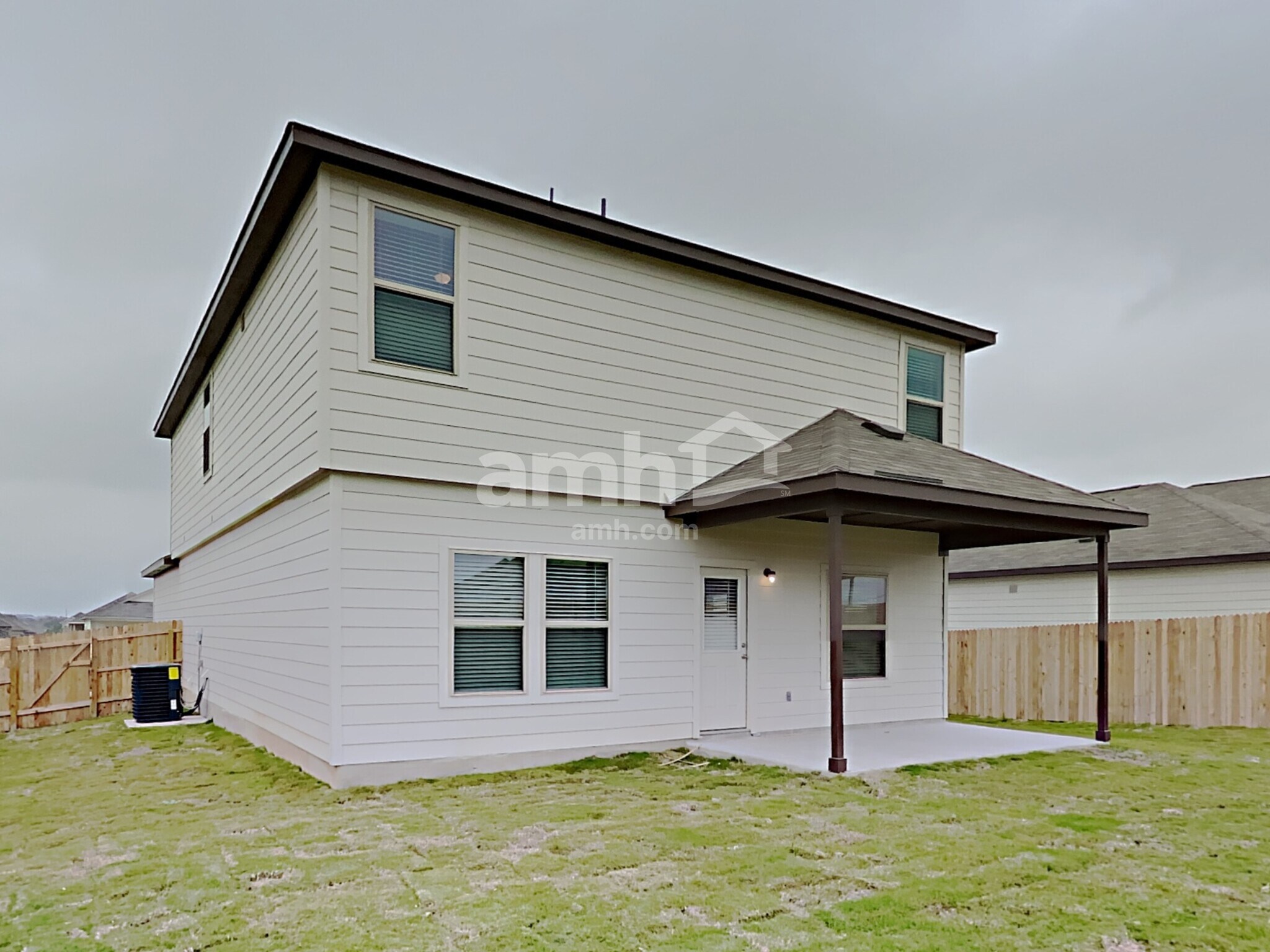 Building Photo - 747 Red Barn Bnd