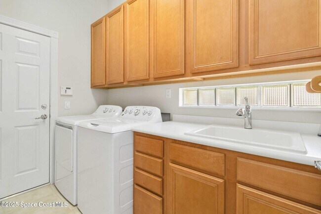 Building Photo - 3547 Plume Way
