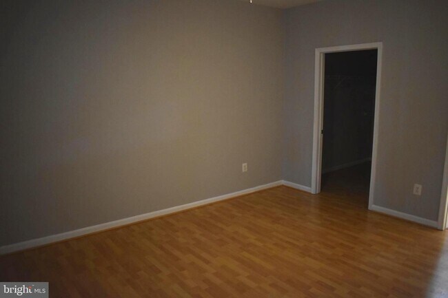 Building Photo - 10730 Symphony Way