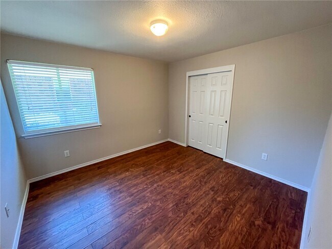 Building Photo - 1011 Burgess Dr