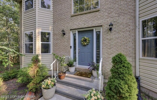 Building Photo - 128 Wilson Ct
