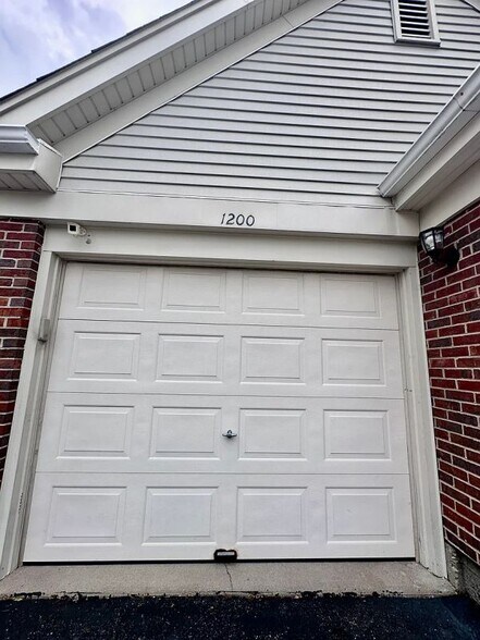 Building Photo - 1200 Churchill Ct