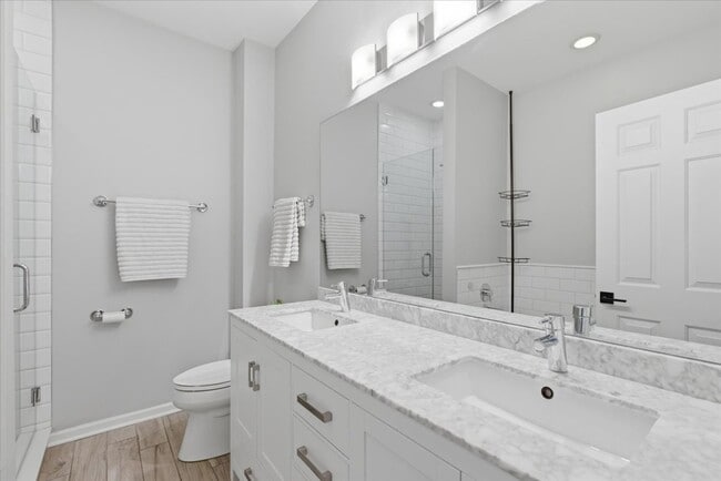 Building Photo - 2140 N Winchester Ave