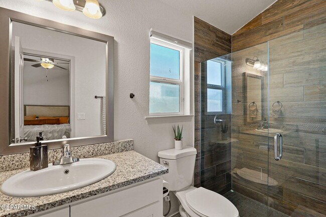 Building Photo - 12741 Gloria Castillo St