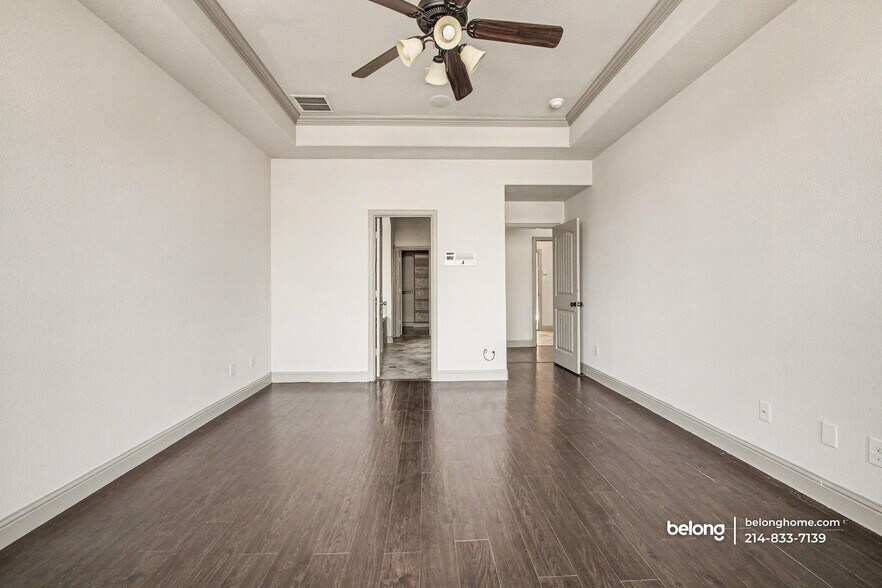 Building Photo - 588 Deverson Dr