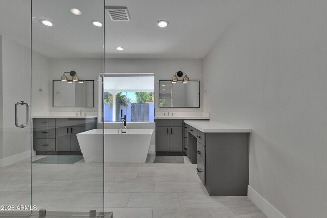 Building Photo - 4241 E Calle Tuberia