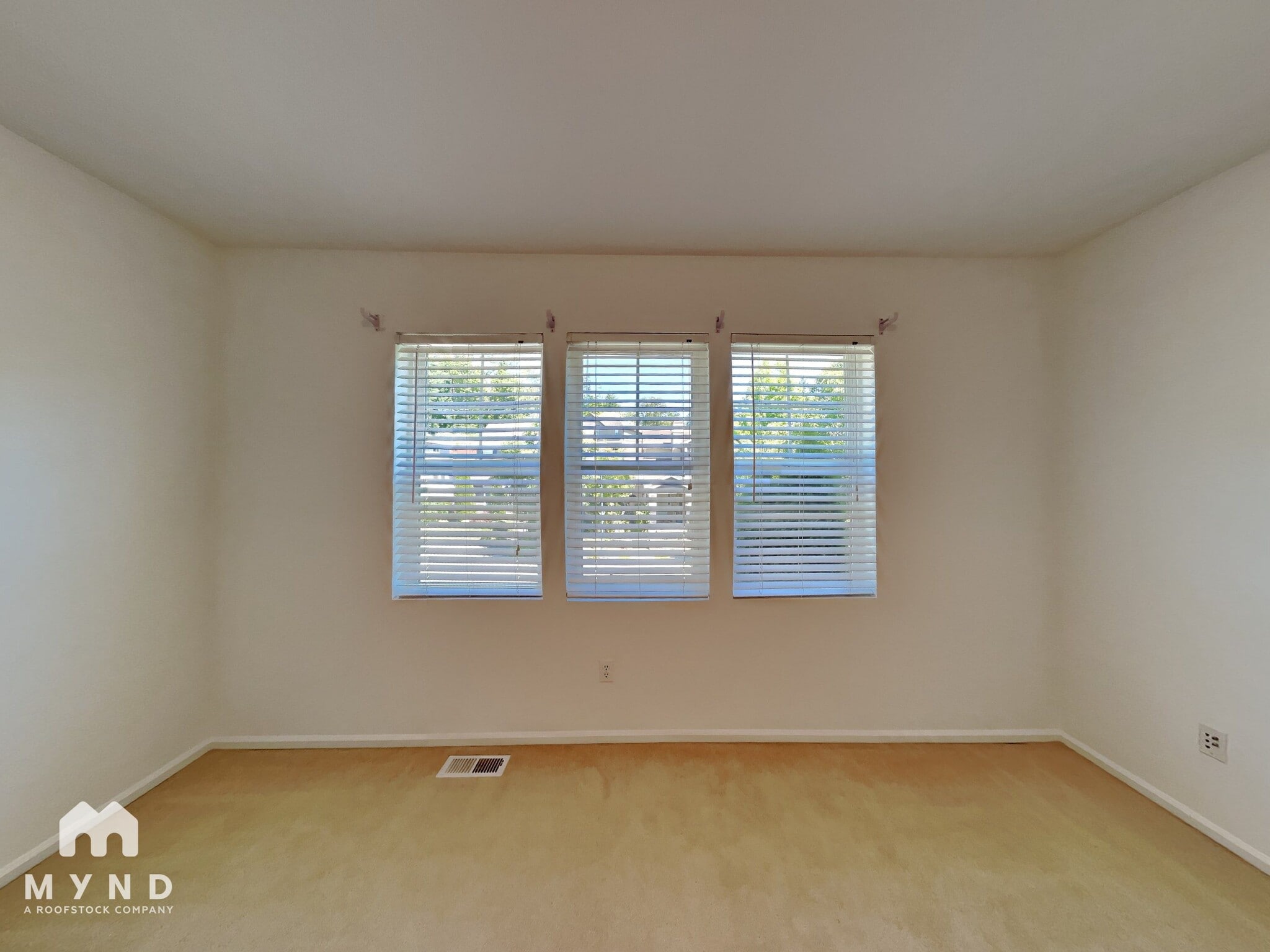 Building Photo - 17061 Parkside Way SE