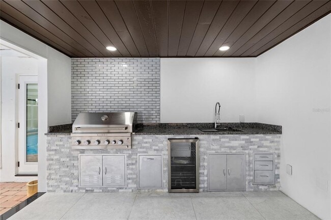 Building Photo - 2306 S San Jose Cir