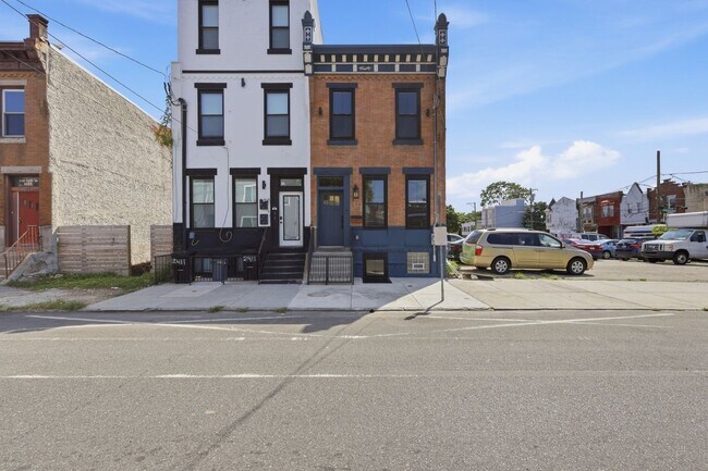 Building Photo - 2409 N 33rd St