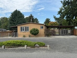 Building Photo - Comfortable Richland Home with Large Yard ...