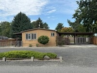 Building Photo - Comfortable Richland Home with Large Yard ...