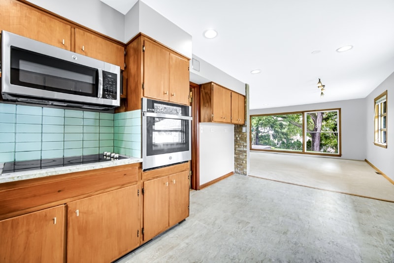 Building Photo - 2042 Spruce Rd