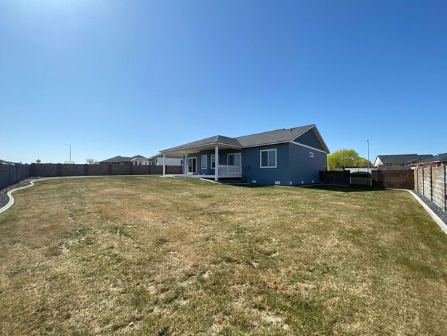 Building Photo - 3511 Hovley Ln