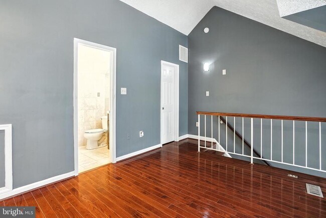 Building Photo - 12863 Mill Brook Ct