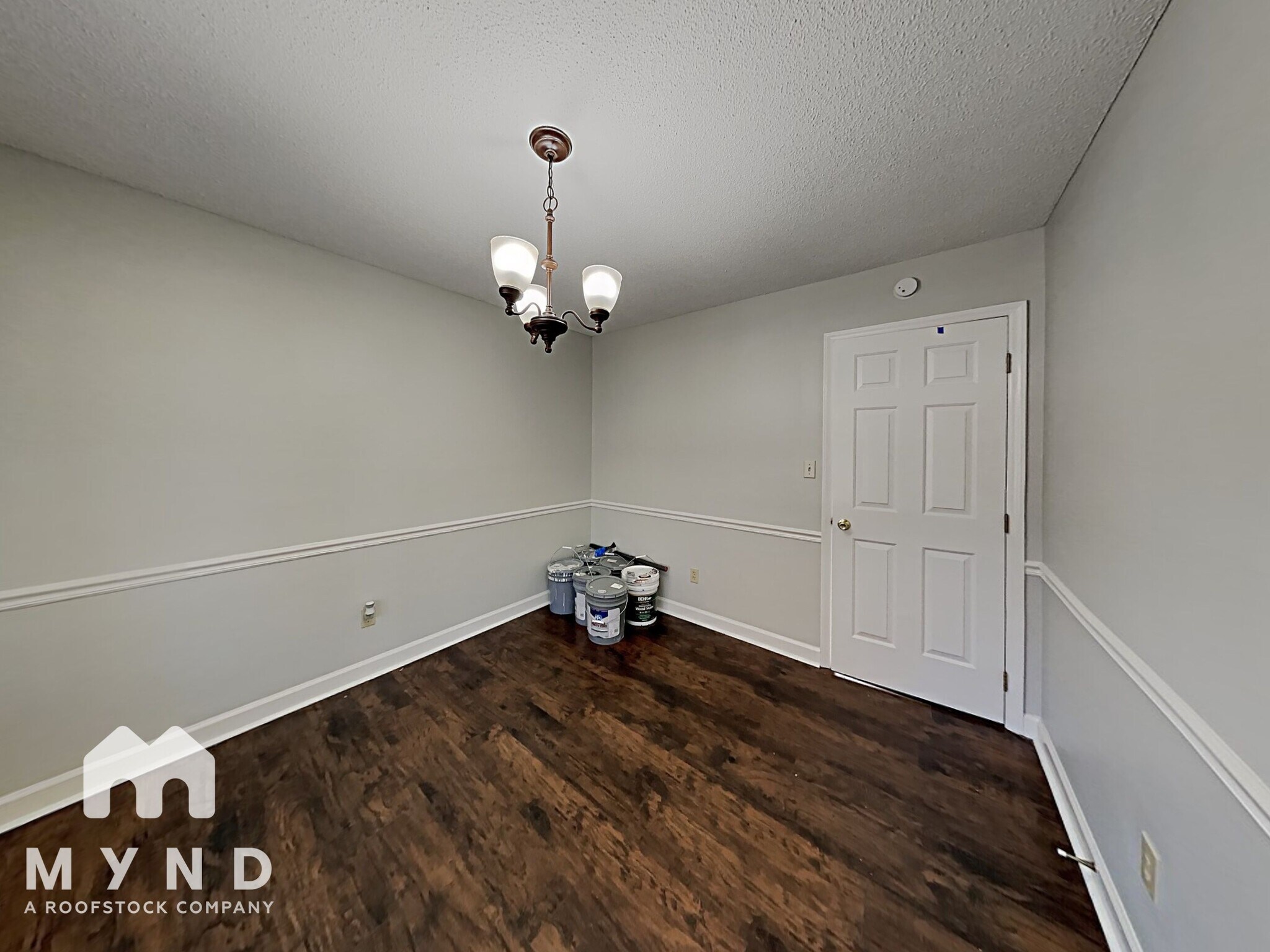 Building Photo - 1213 Shakentown St