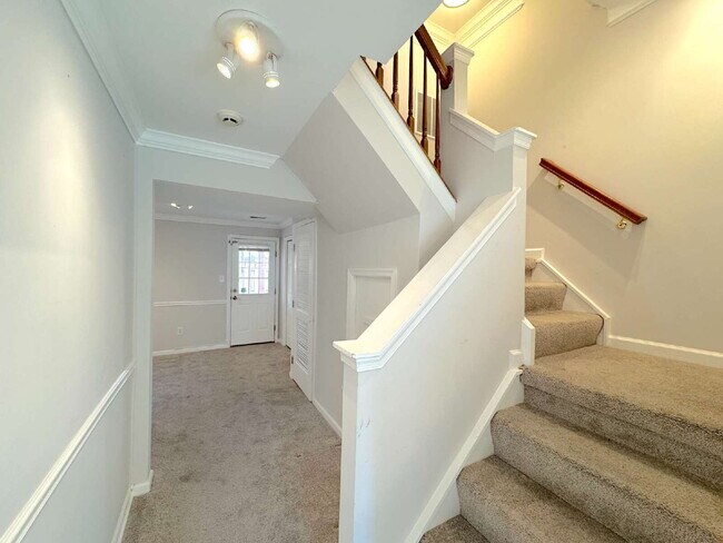 Building Photo - Inviting Suburban Retreat with Spacious Layout and Timeless Hardwood Flooring