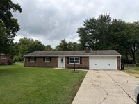 Building Photo - 3703 Oakwood Dr