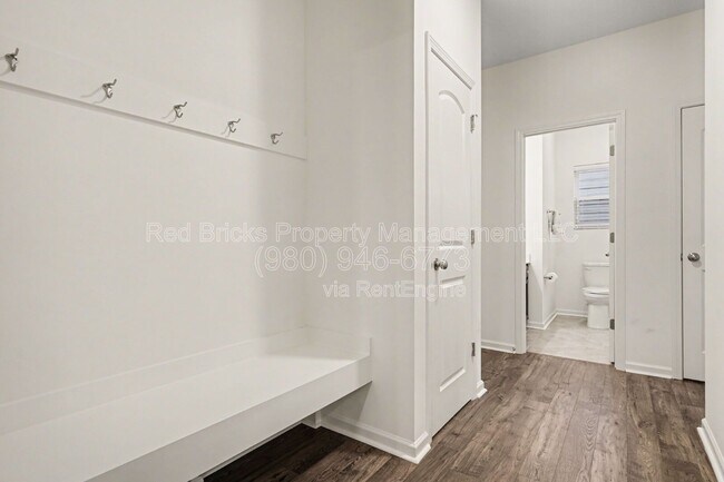 Building Photo - 162 Aspire Cir