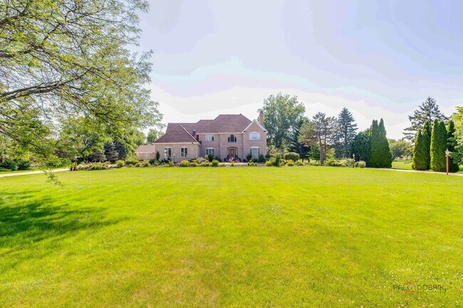Building Photo - 14 Pentwater Dr