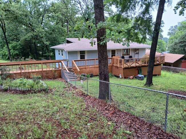 Building Photo - 22675 Lakeway Harbor Dr