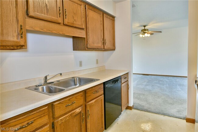 Building Photo - 2237 Cadwallader Sonk Rd