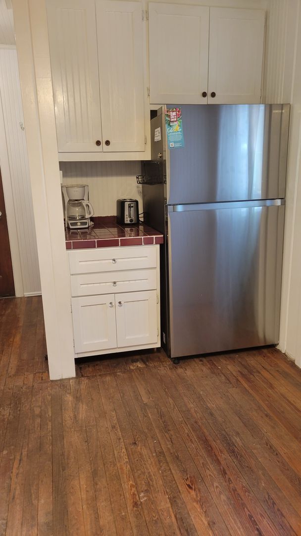 Building Photo - Annual/short term or seasonal turnkey furn...