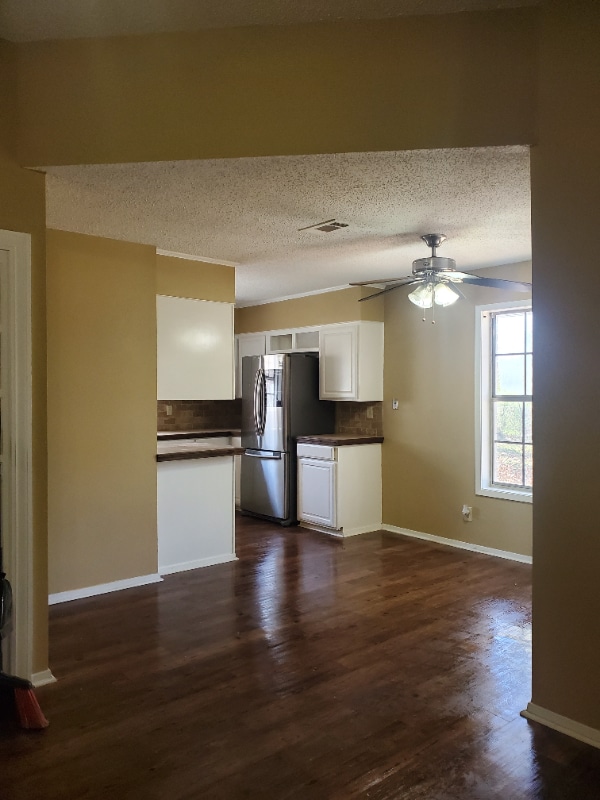 Building Photo - 410 Birchwood Dr
