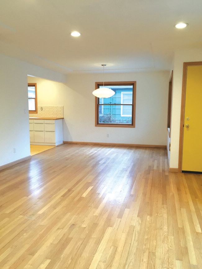 Open Floorplan, Entry - 6205 NE 30th Ave