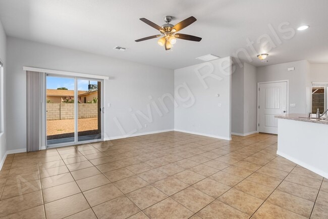 Building Photo - CHARMING TWO BEDROOM