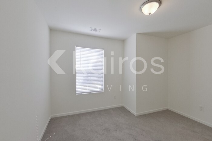 Building Photo - 218 Long Is Dr