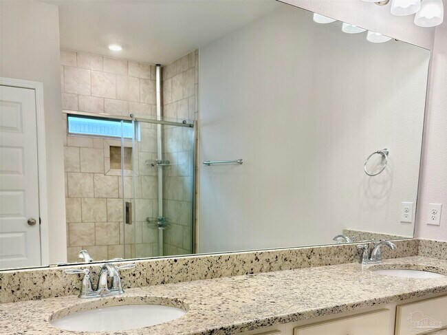 Building Photo - 8026 Burnside Lp
