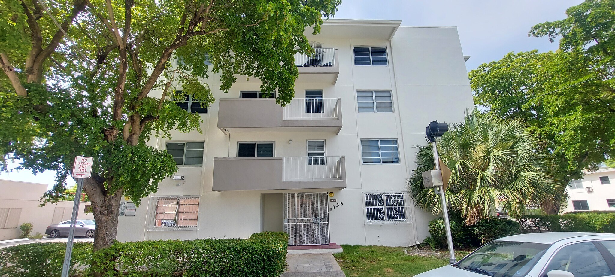 Building Photo - 755 SW 6th St