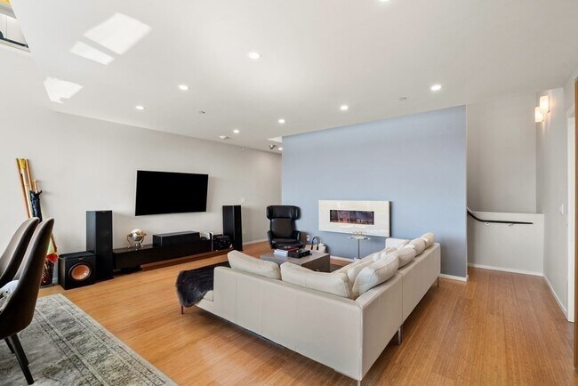 Building Photo - 141 Dorchester St