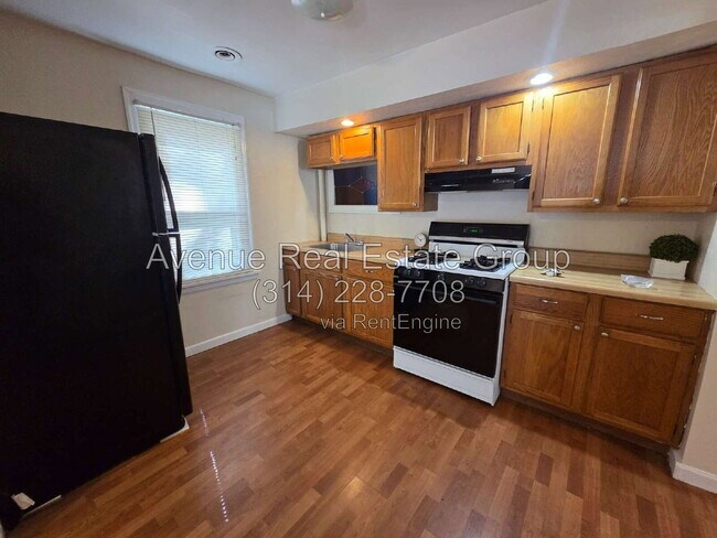 Building Photo - 135 Grether Ave