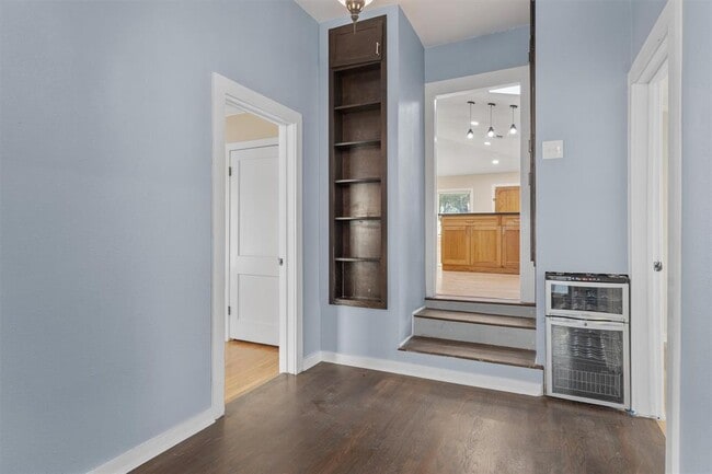 Building Photo - 400 E Monroe St