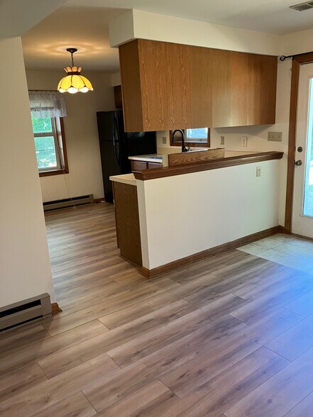 kitchen - 129 Fenway Dr