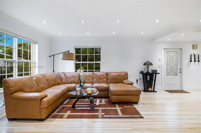 Building Photo - 11401 SW 72nd Plz