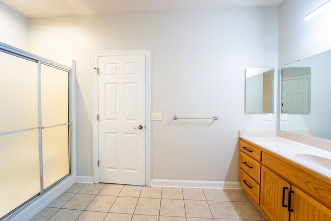 Building Photo - Charming 4 bedroom, 2 bathroom located in the picturesque Hot Springs Village