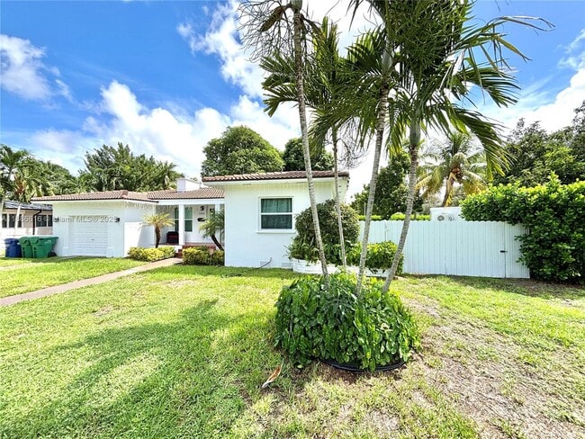 Building Photo - 13101 NW Miami Ct