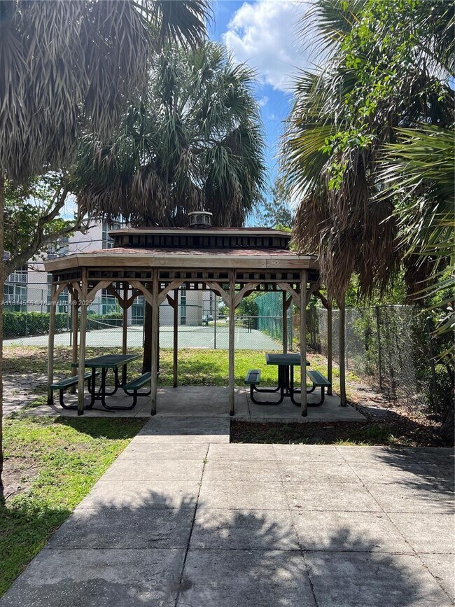 Building Photo - 7035 NW 186th St
