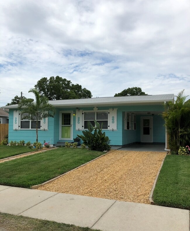 Building Photo - 5321 Newton Ave S