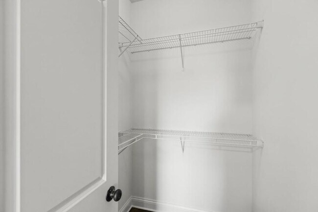 Building Photo - 1 bedroom in Chicago IL 60618