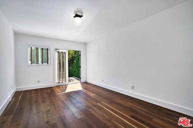 Building Photo - 1430 S Sierra Bonita Ave