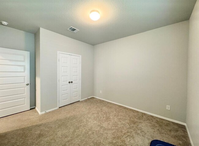 Building Photo - 204 Tillage Rd