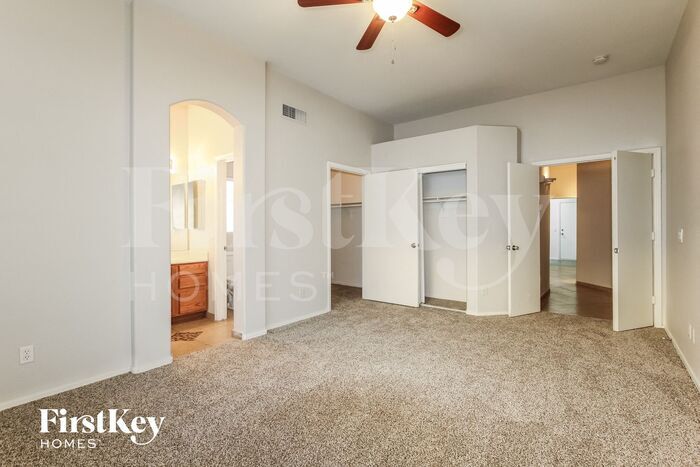 Building Photo - 15243 N 66th Dr