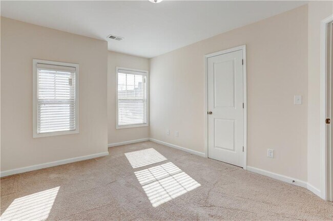 Building Photo - 3394 New Fawn Ln